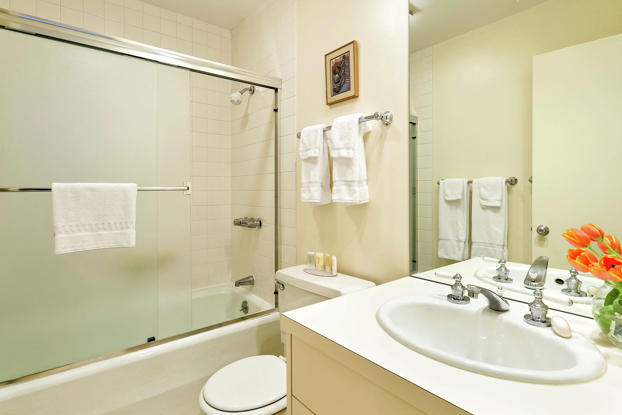 #806 - Ensuite Bathroom