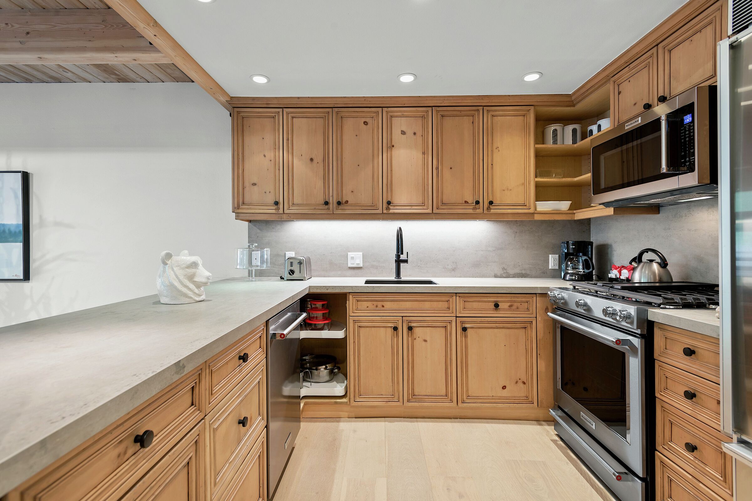 #805 - Kitchen