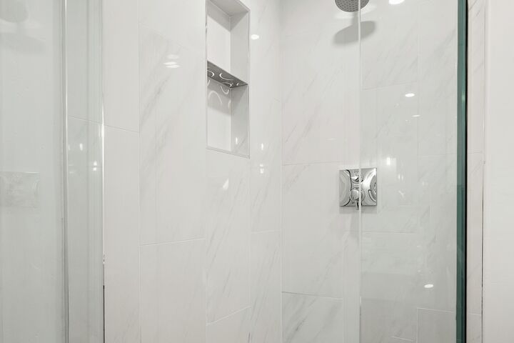 #200 - Ensuite Bathroom