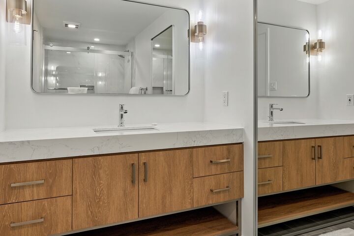 #200 - Master Ensuite Bathroom