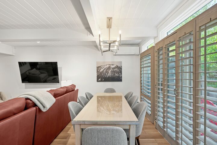 #200 - Dining Area