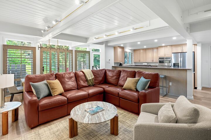 #200 - Living Area