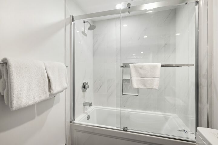 #200 - Master Ensuite Bathroom
