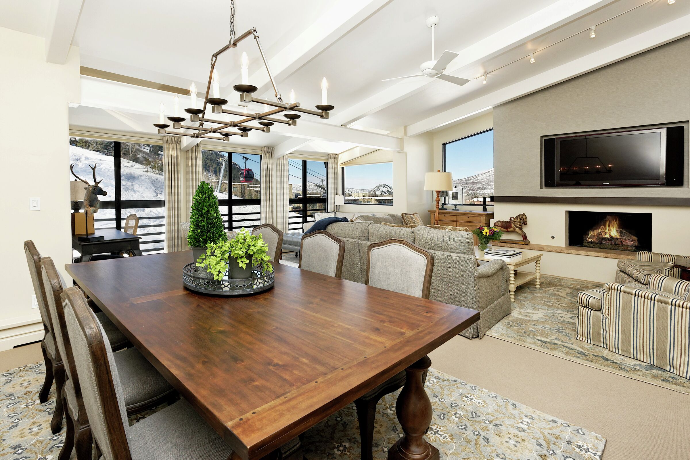 #804 - Living Room & Dining Room