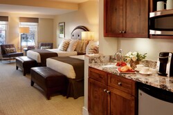 Grand Deluxe Two Queen Room