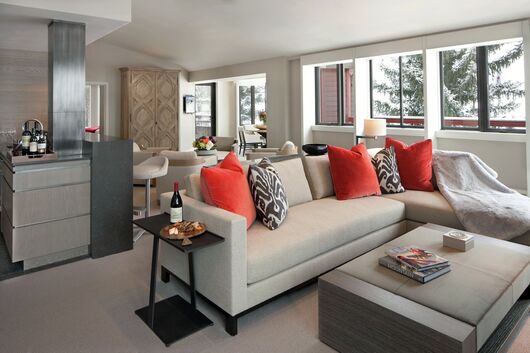 Living Area, Dining Area & Wet Bar
