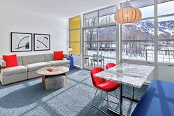 Deluxe 1 Bdrm Mountain Suite - Living Room