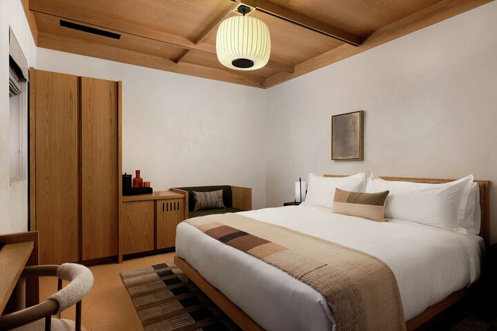 Cozy Connecting Rooms - Guest Room