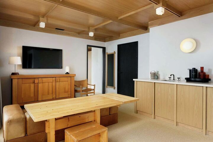 MOLLIE Suite - Guest Suite Living Area