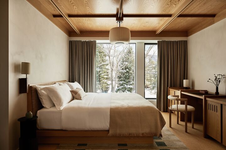 Park View Corner Suite - Master Bedroom