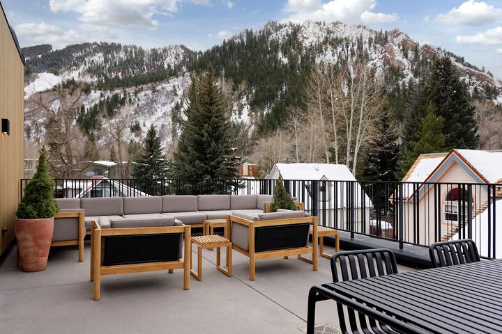 Shadow Mountain Junior Suite - Balcony