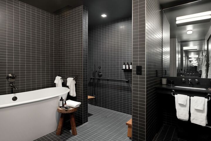 Shadow Mountain Junior Suite - Bathroom