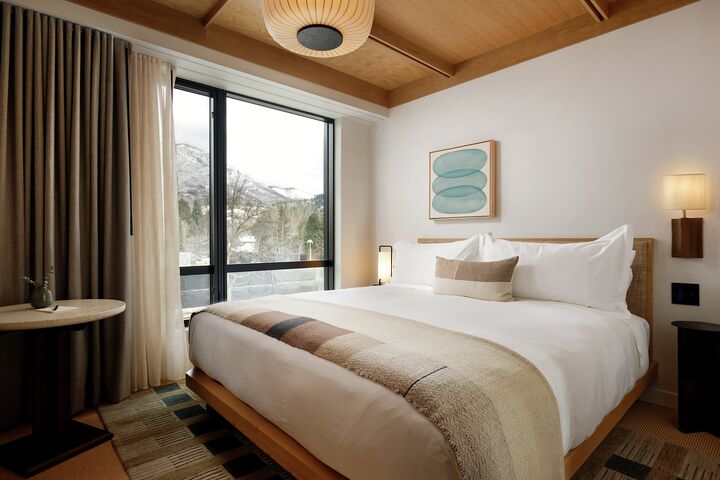 Smuggler Snug King - Guest Room