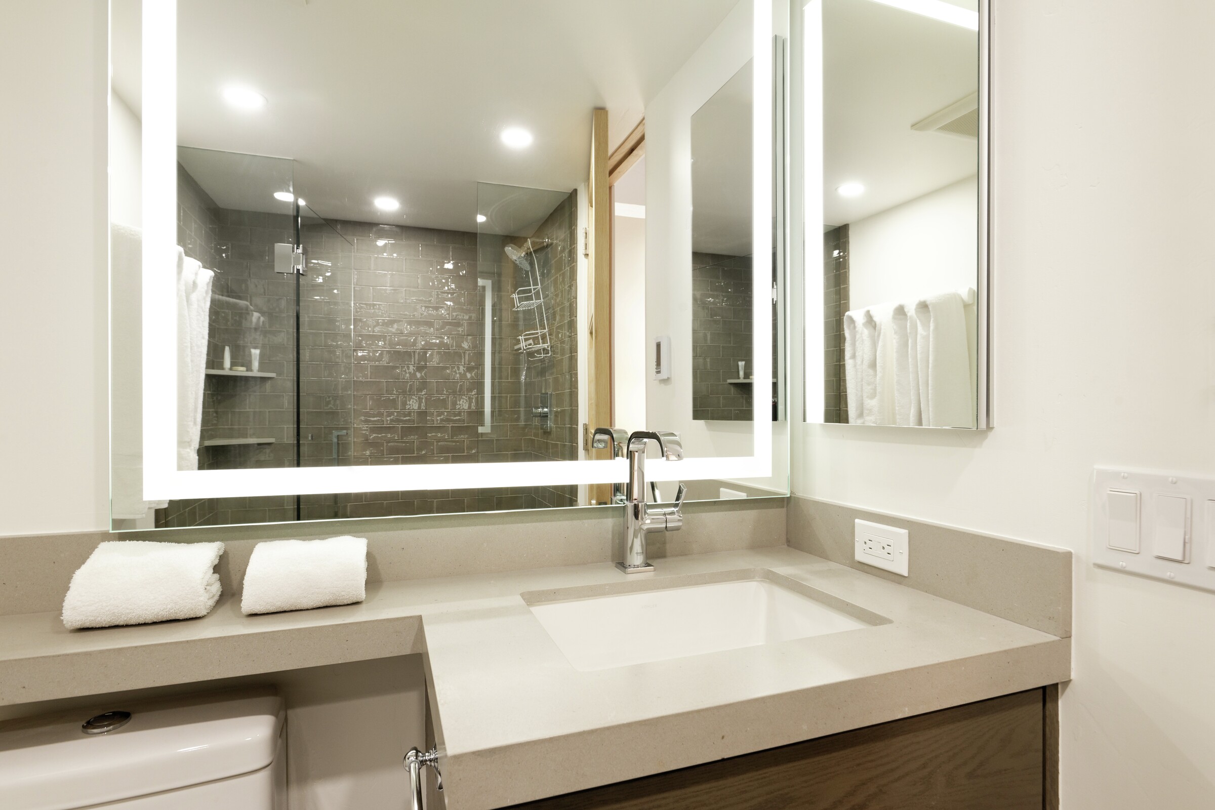 #25 - Master Ensuite Bathroom