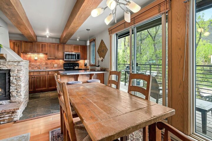 Dining Area & Kitchen