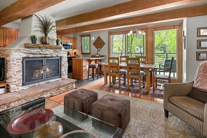 Living Area, Dining Area & Kitchen