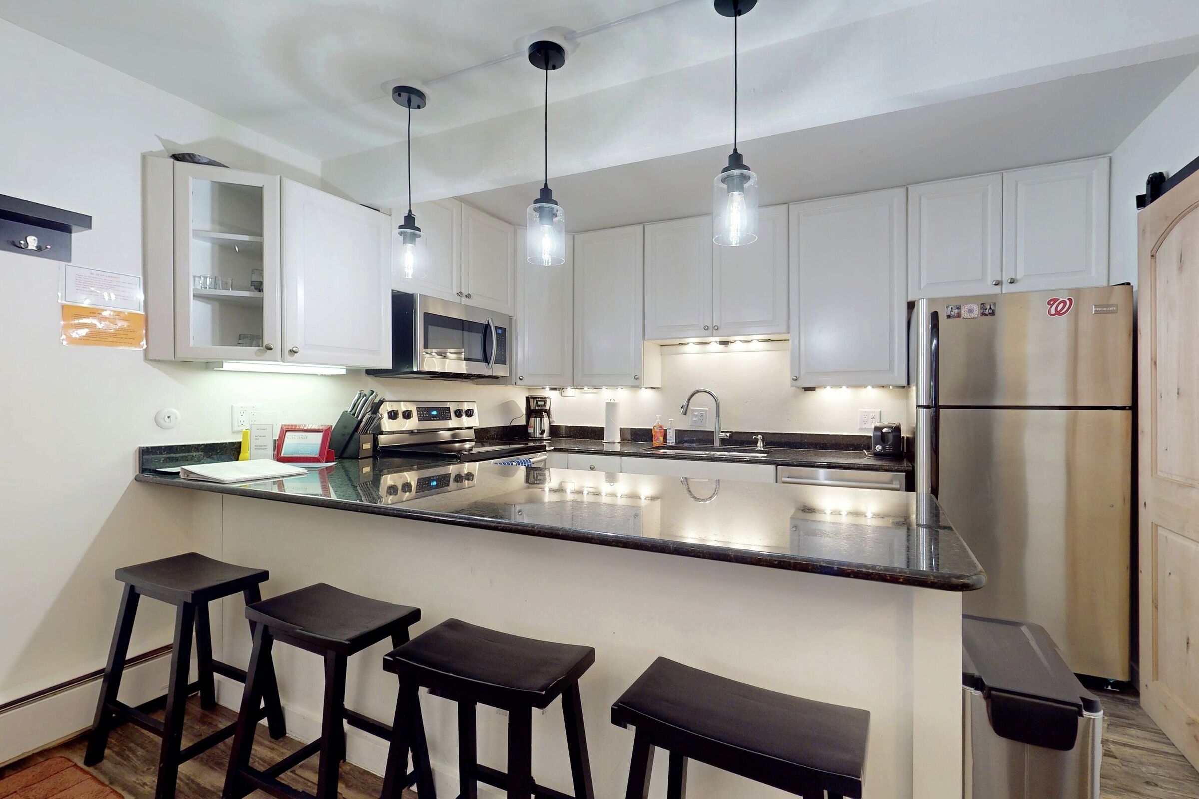 #3 - Downtown Beauty - Kitchen