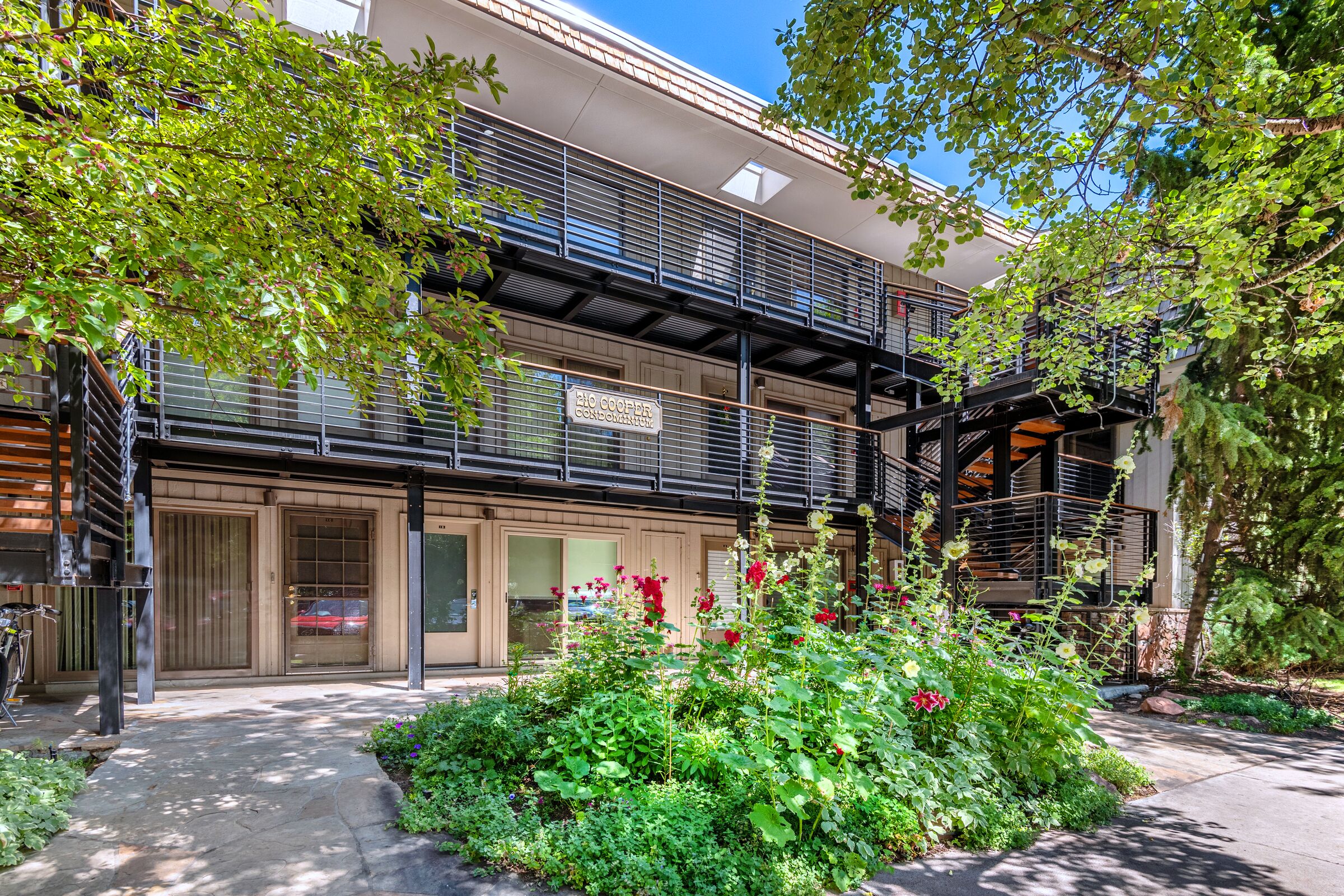 210 East Cooper Condominiums