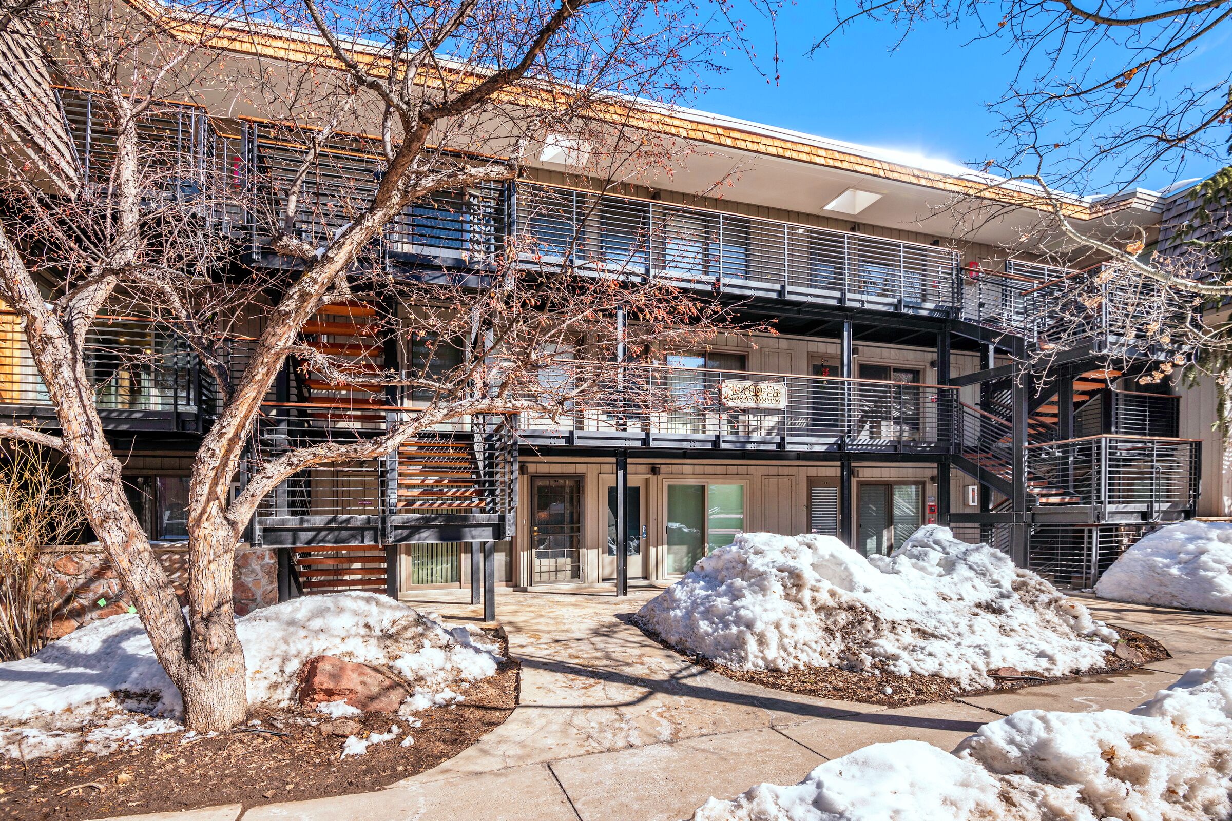 210 East Cooper Condominiums