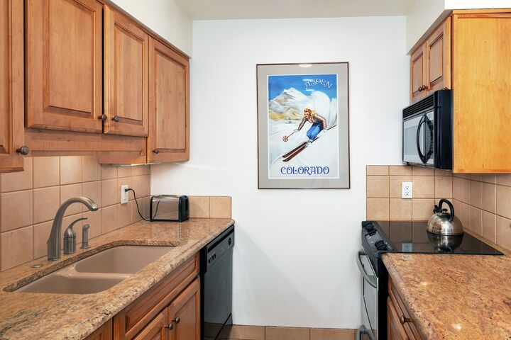 #3114 - Ivy - Kitchen