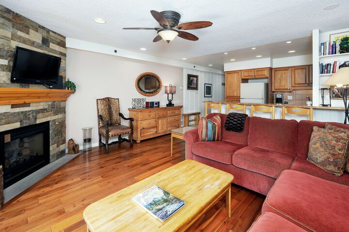 #3114 - Ivy - Living Area