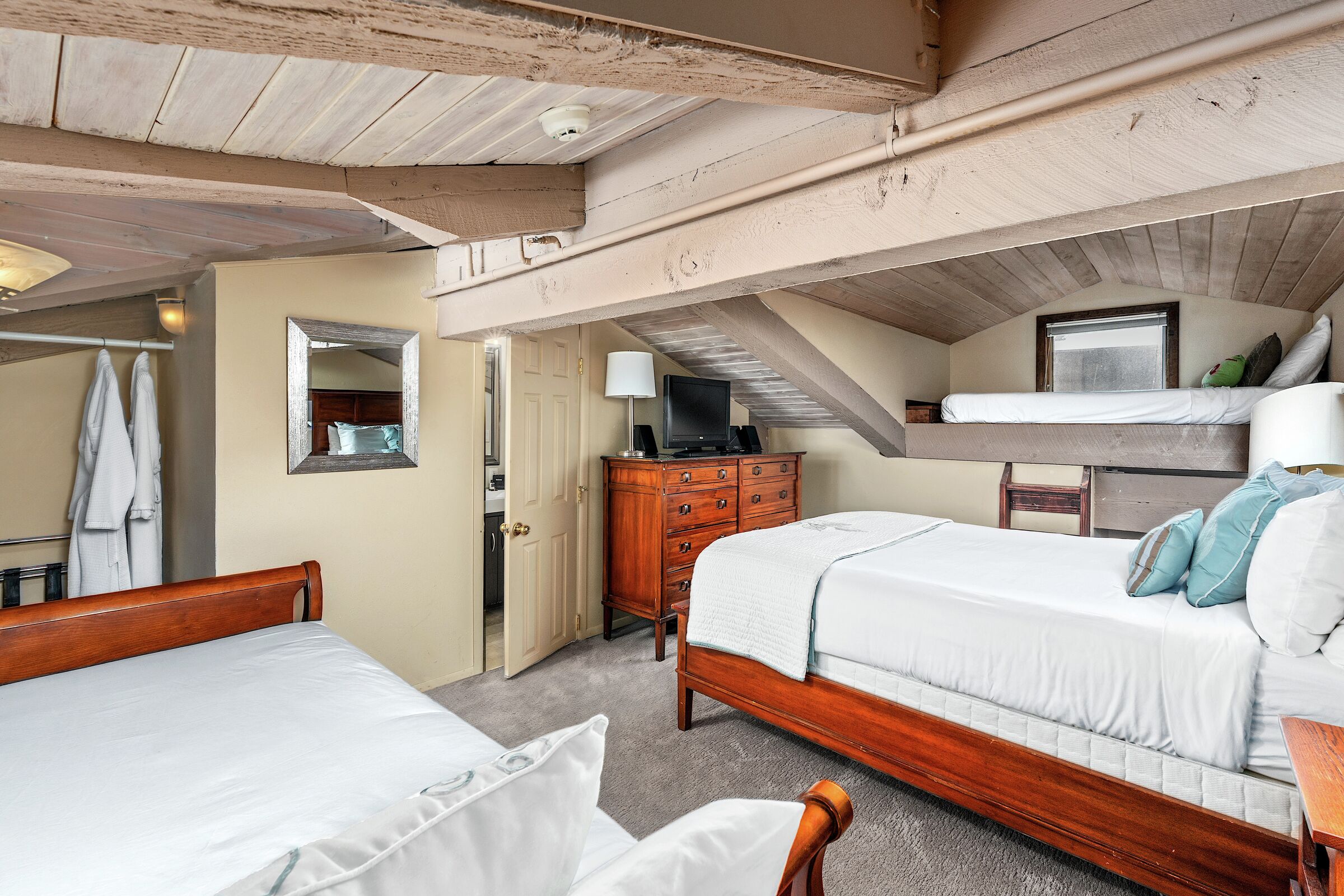 #1305 - Dogwood - Loft Bedroom