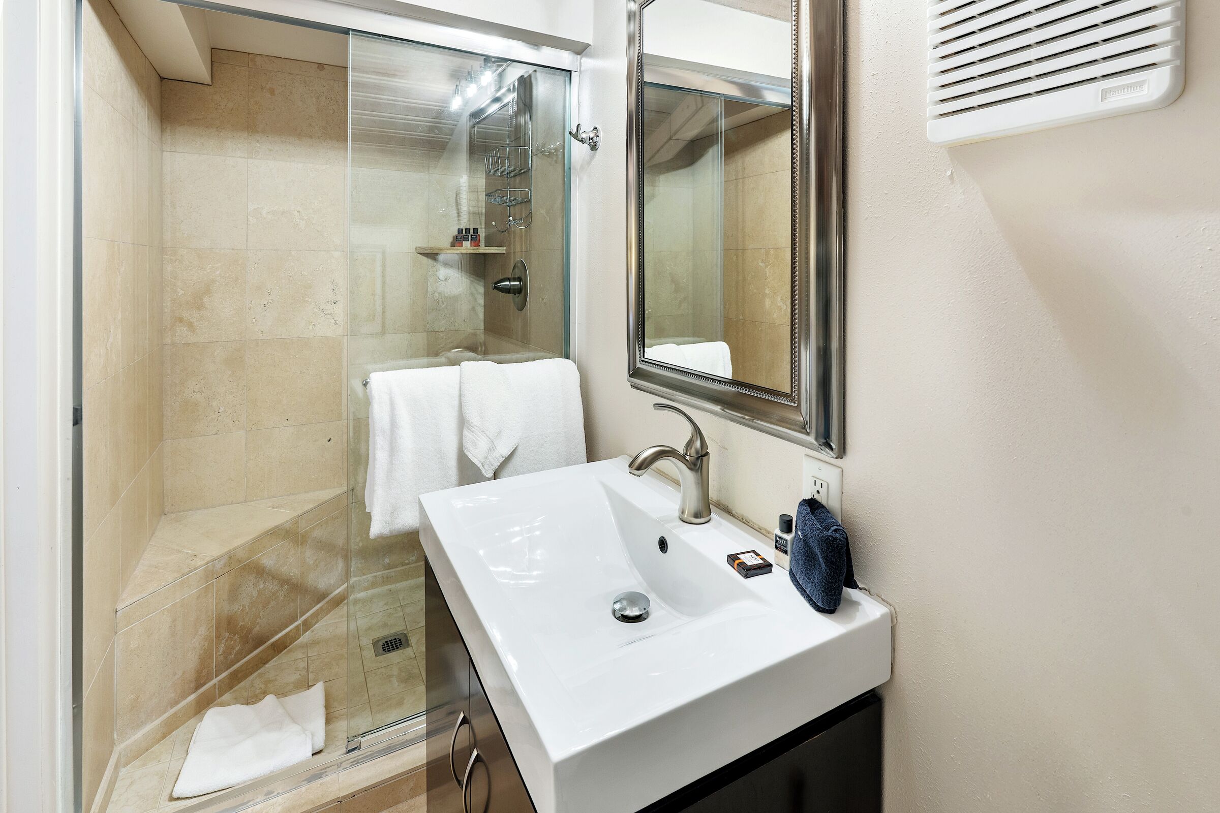 #1305 - Dogwood - Loft Ensuite Bathroom