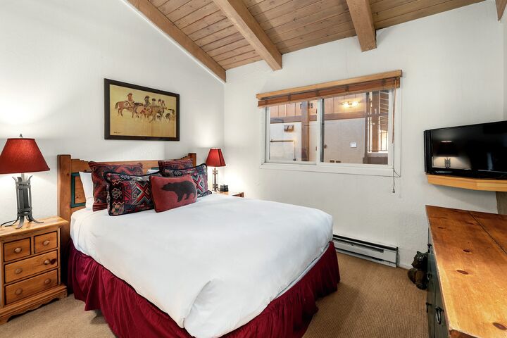 #3310 - Ivy - Bedroom