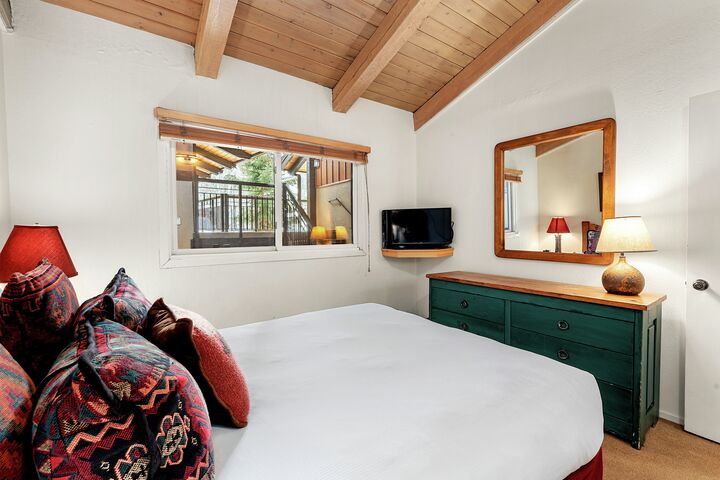 #3310 - Ivy - Bedroom