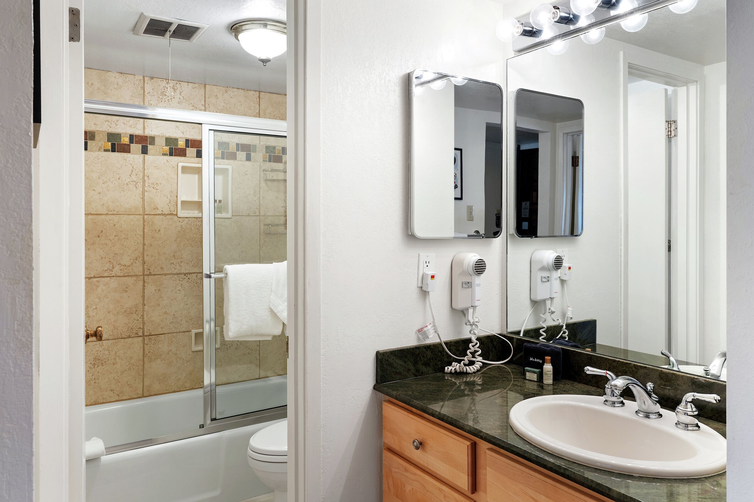 #3312 - Ivy - Ensuite Bathroom