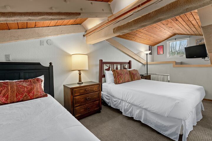 #3312 - Ivy - Loft Bedroom