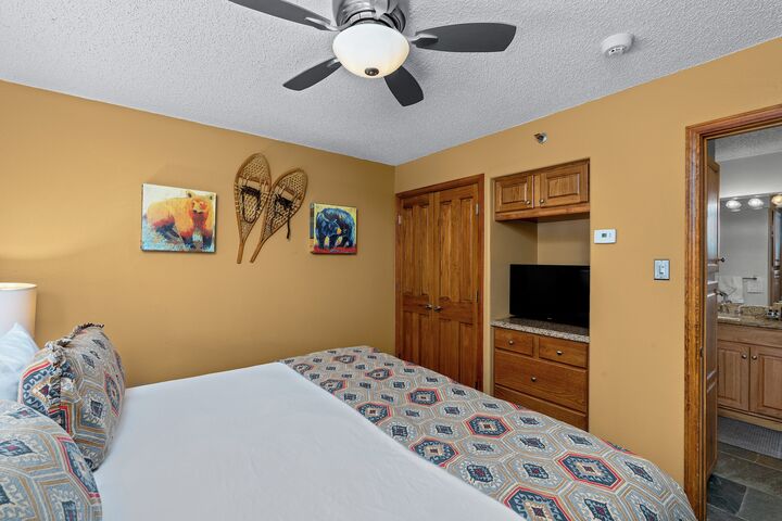 #1102 - Aspen - Bedroom
