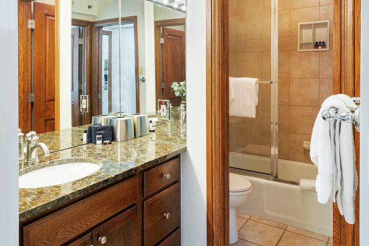 #2105 - Beech - Ensuite Bathroom