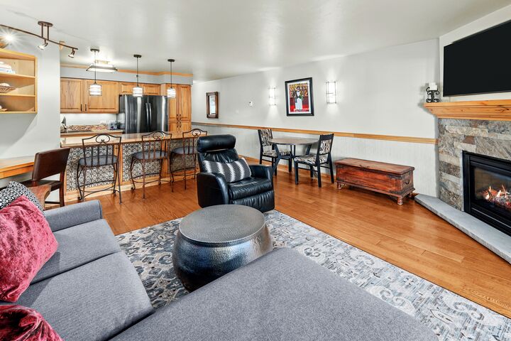 #2113 - Hickory - Living Area