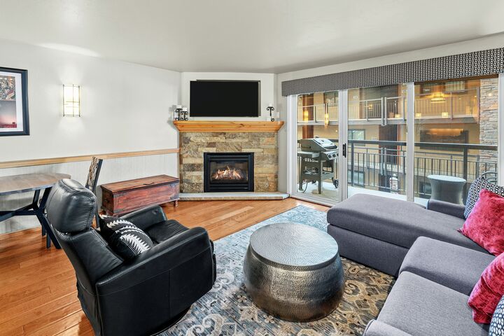 #2113 - Hickory - Living Area