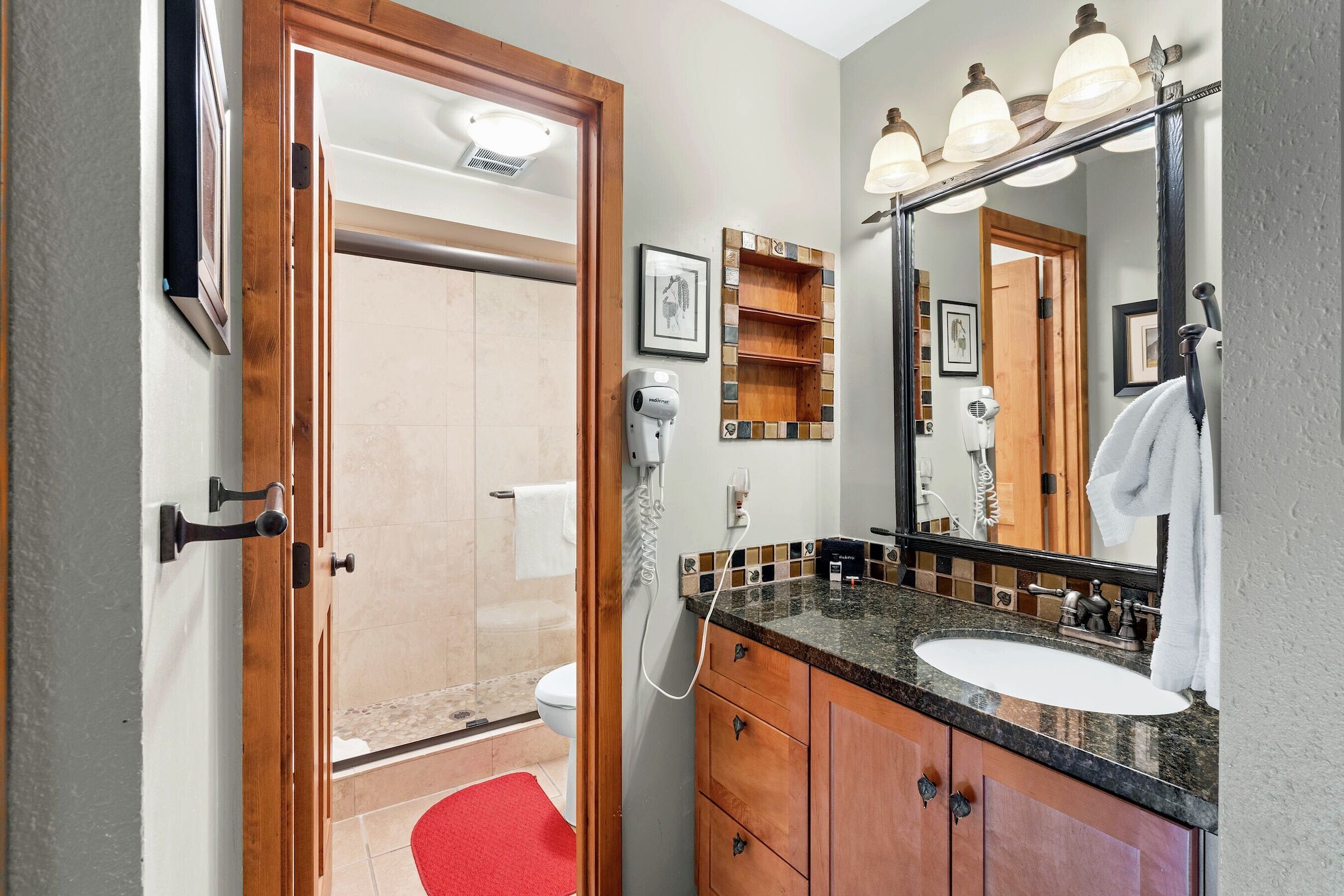 #2204 - Beech - Ensuite Bathroom
