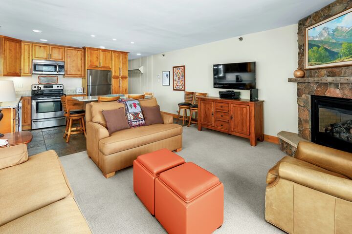 #3115 - Ivy - Living Area