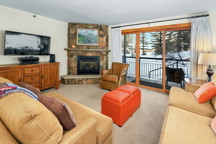 #3115 - Ivy - Living Area