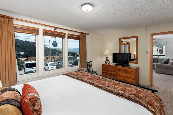 #2117 - Hickory - Master Bedroom