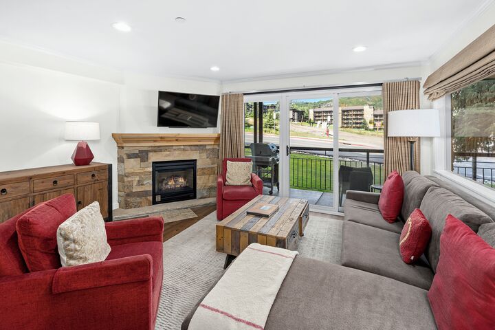 #1103 - Aspen - Living Area