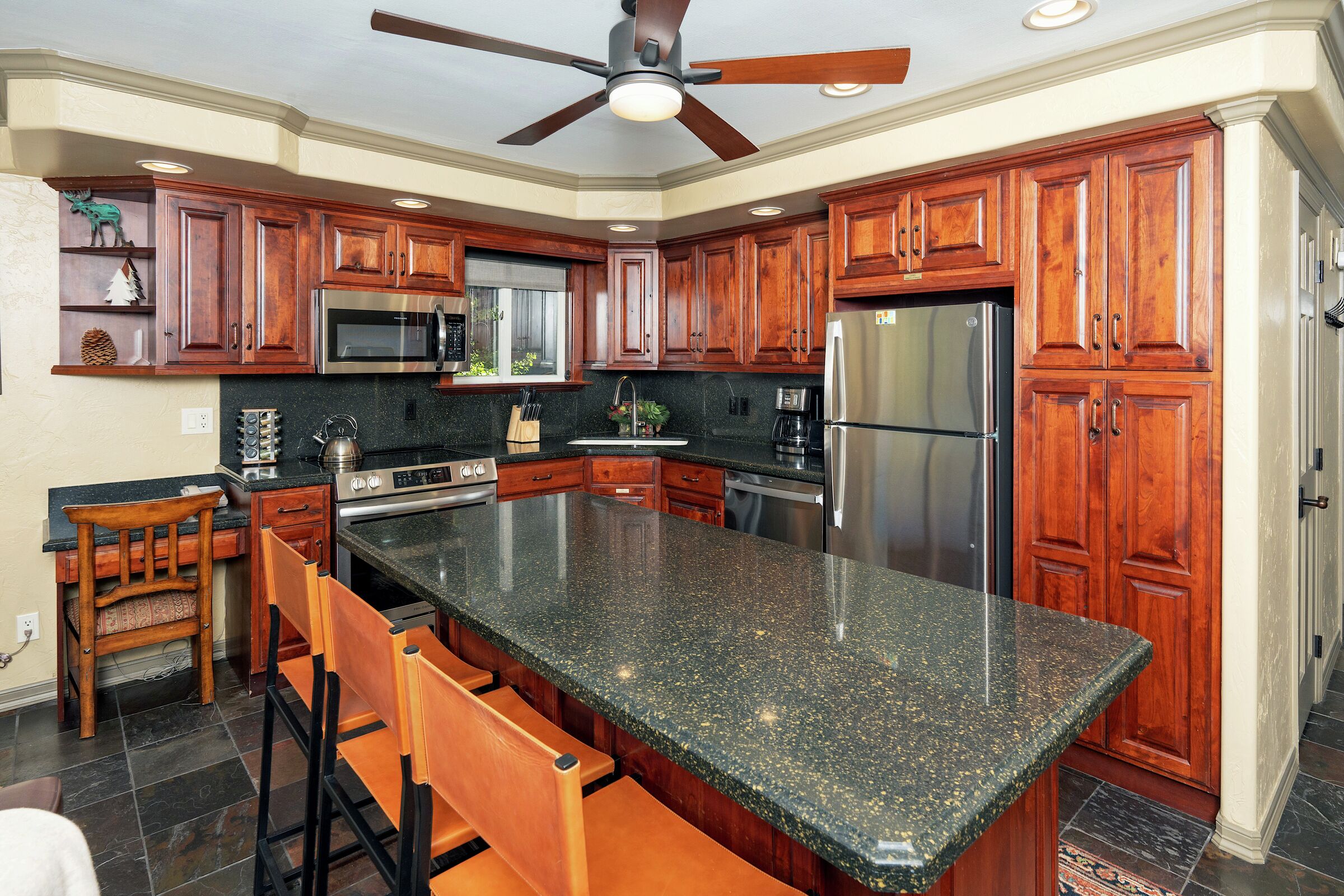 #2211 - Elm - Kitchen