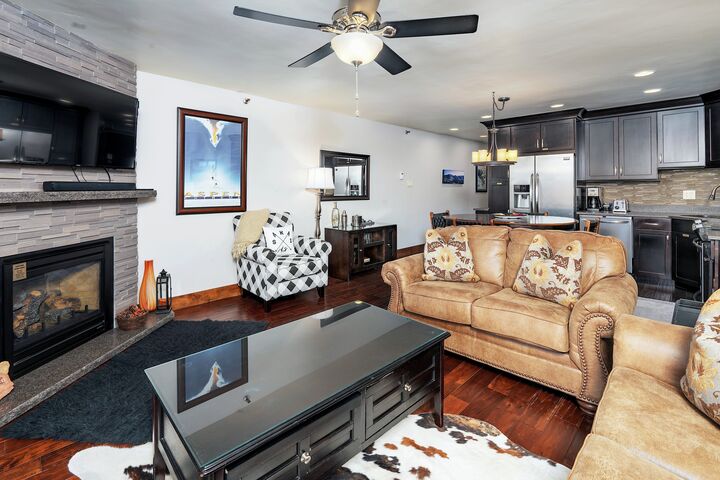 #3207 - Ivy - Living Area