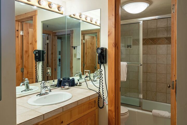 #1216 - Fir - Ensuite Bathroom