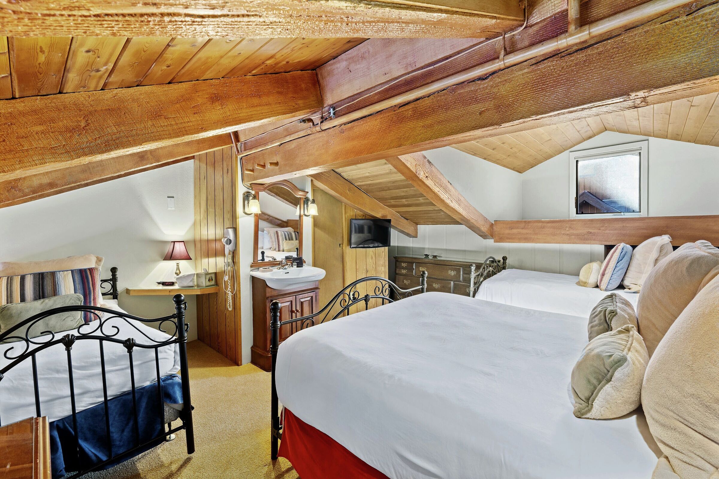 #1204 - Dogwood - Loft Bedroom