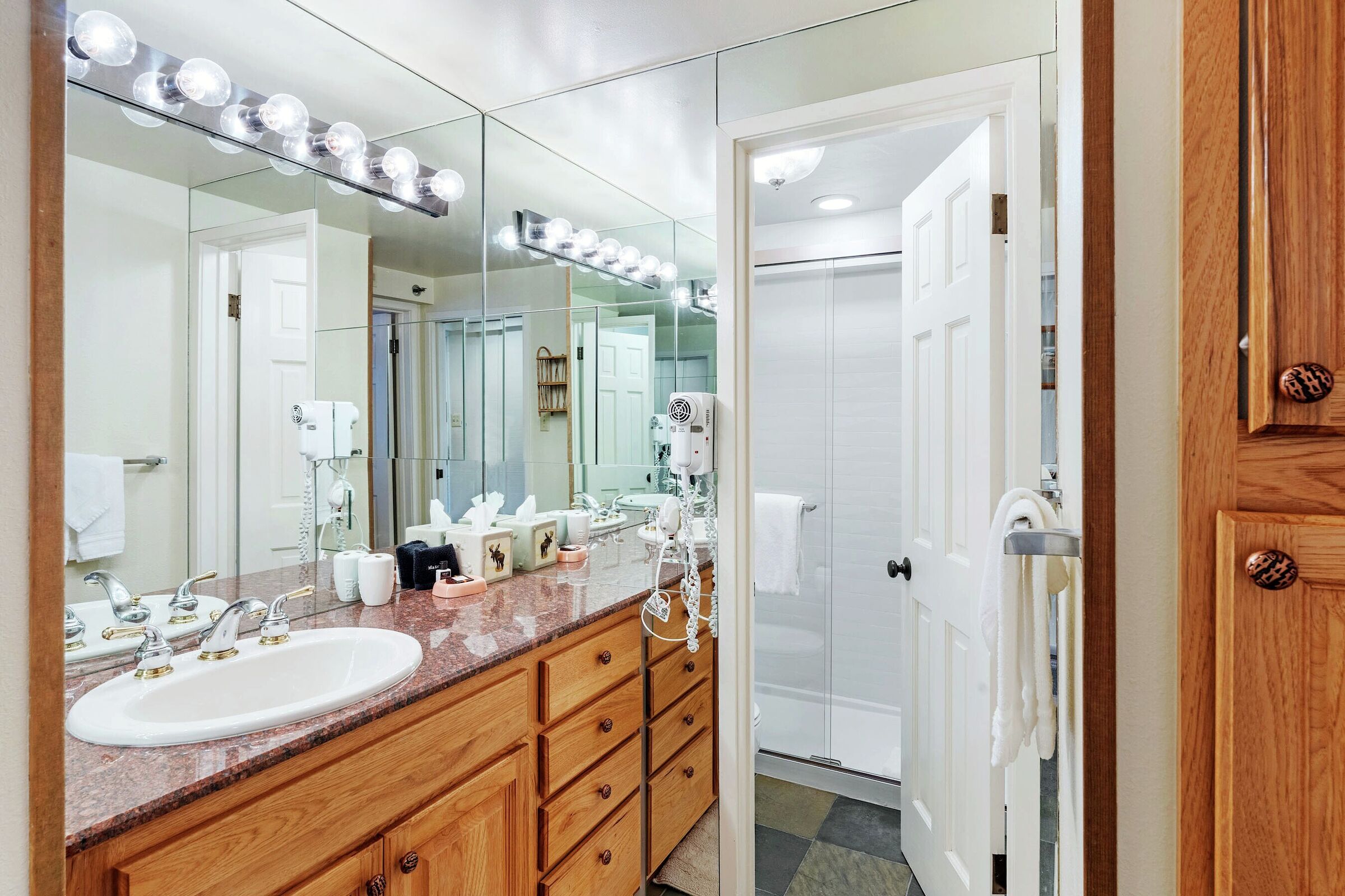 #1204 - Dogwood - Ensuite Bathroom