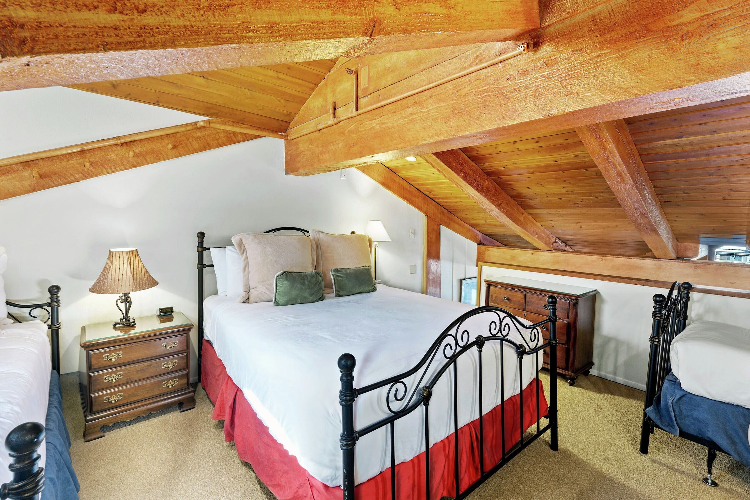 #1204 - Dogwood - Loft Bedroom