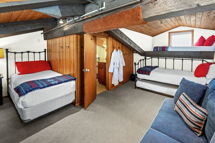 #1304 - Dogwood - Loft Bedroom