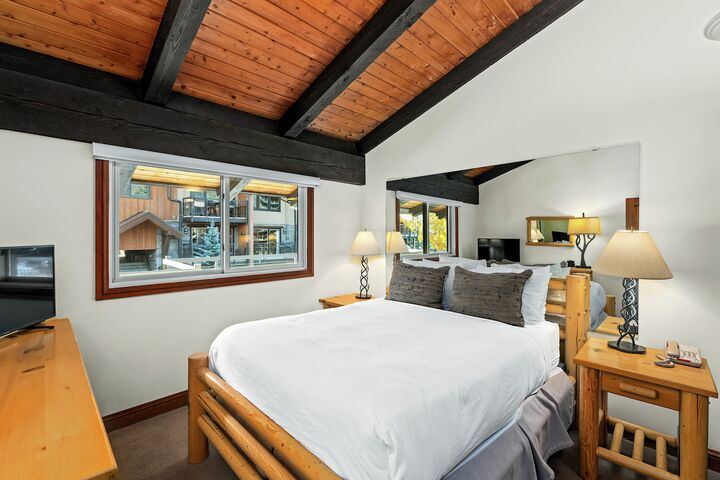 #1304 - Dogwood - Bedroom