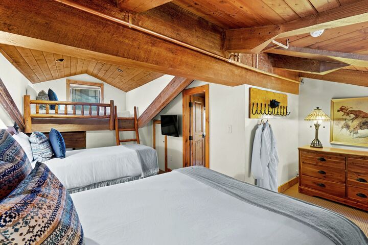 #1307 - Dogwood - Loft Bedroom
