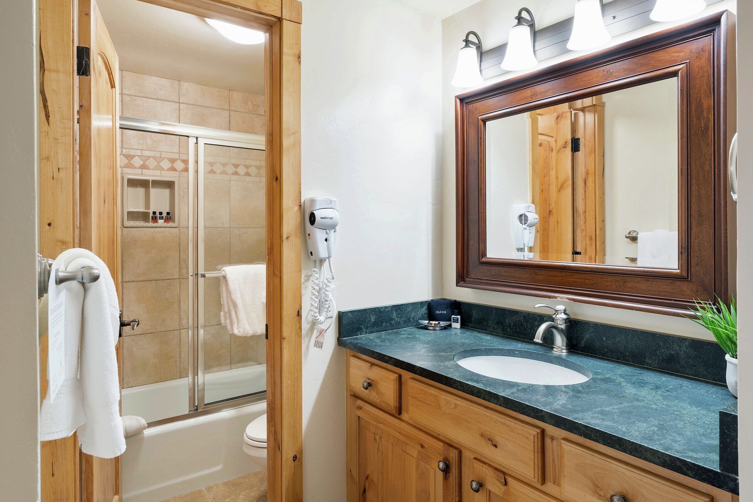 #1307 - Dogwood - Ensuite Bathroom